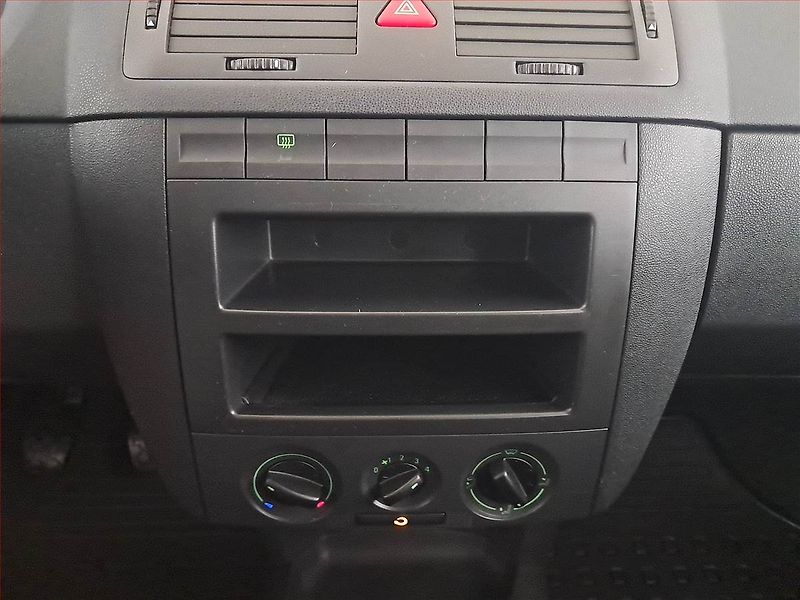 Škoda Fabia (2006) 1.2, Serv.kniha, po STK, Tažné - fotka 12 z 16