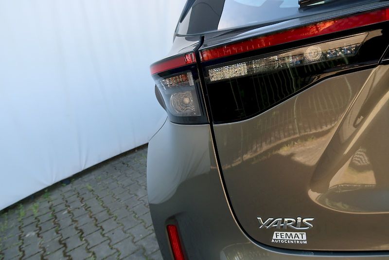 Toyota Yaris Cross (2023) Comfort Tech 1,5 Hybrid e-CVT - fotka 36 z 38