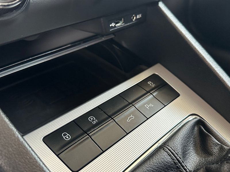 Škoda Octavia (2014) 2.0TDi 4X4 NAVI, VÝHŘEV SED. - fotka 12 z 14
