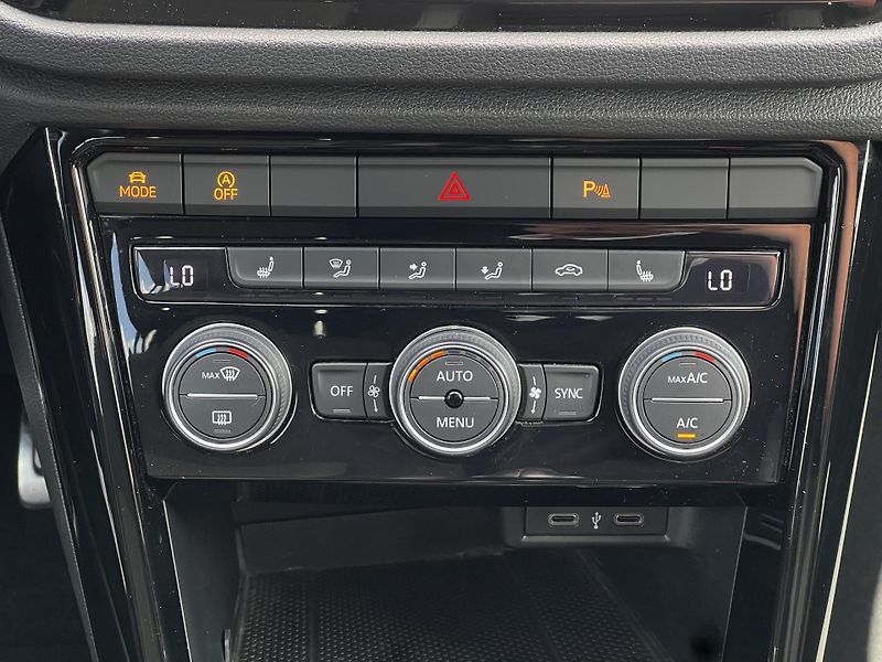 Volkswagen T-Roc 1.5TSI 110kW SPORT DPH TZ - fotka 12 z 24