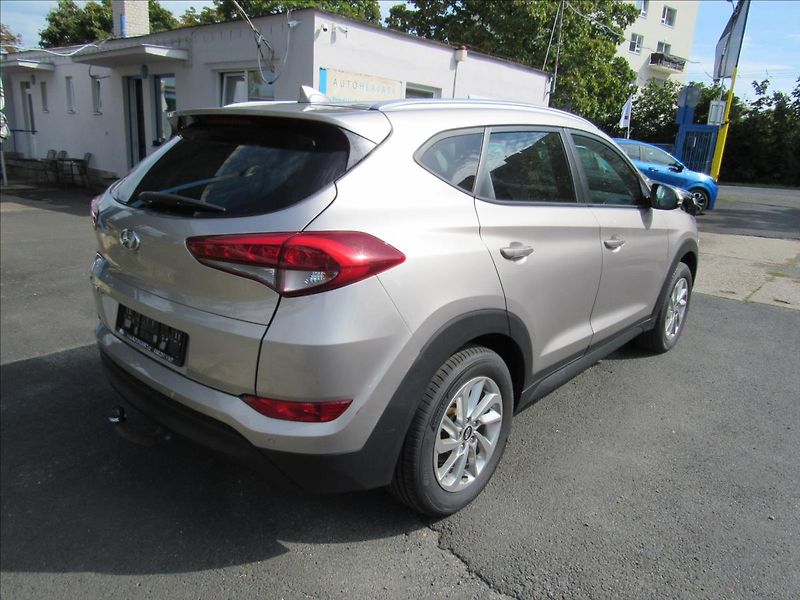 Hyundai Tucson 1,6 GDi 97kW Premium - fotka 6 z 32