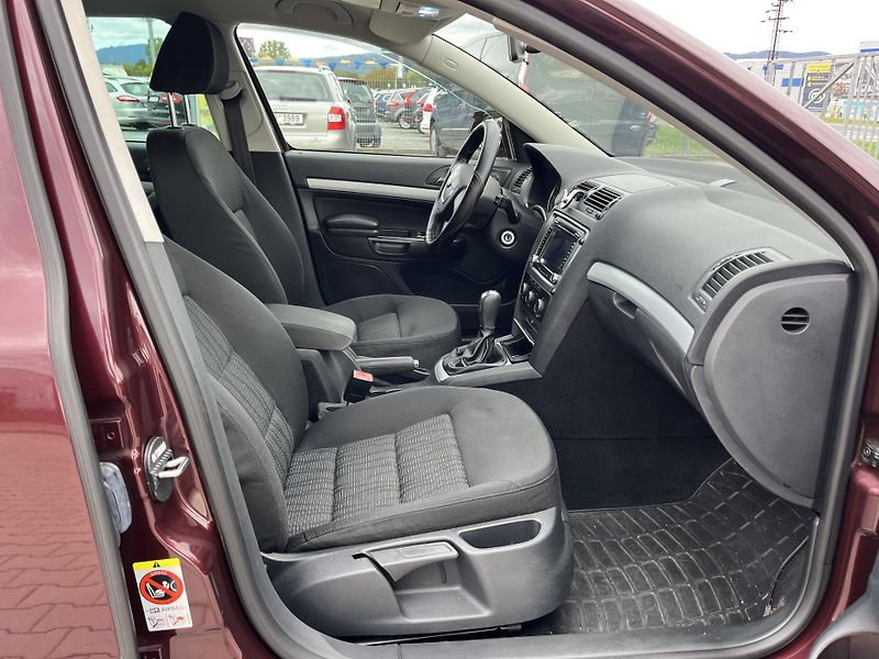 Škoda Octavia (2010) Kombi 1.6 MPi - fotka 10 z 12