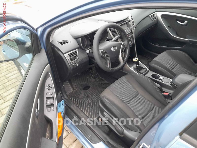 Hyundai i30 (2012) 1.6i, 1.maj,ČR, Trikolor, AC - fotka 3 z 3