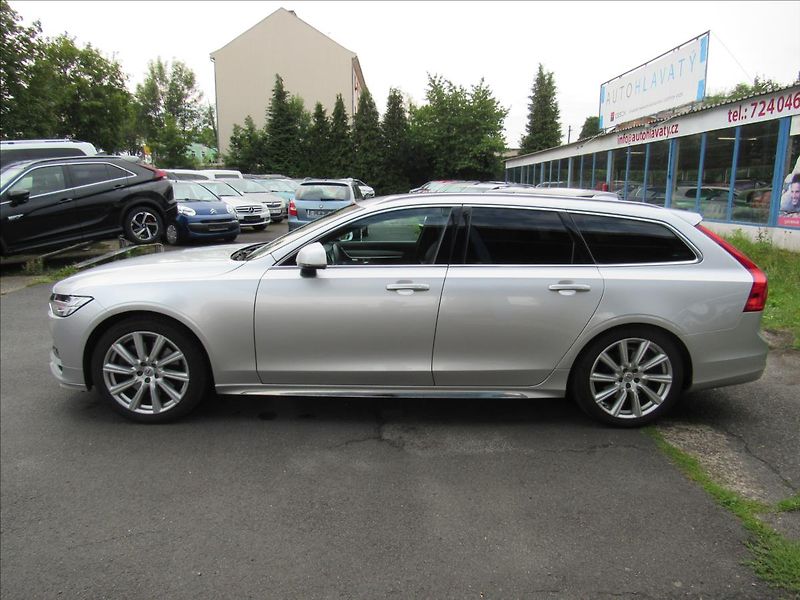 Volvo V90 2,0 D5 173kW AWD Automat - fotka 7 z 33