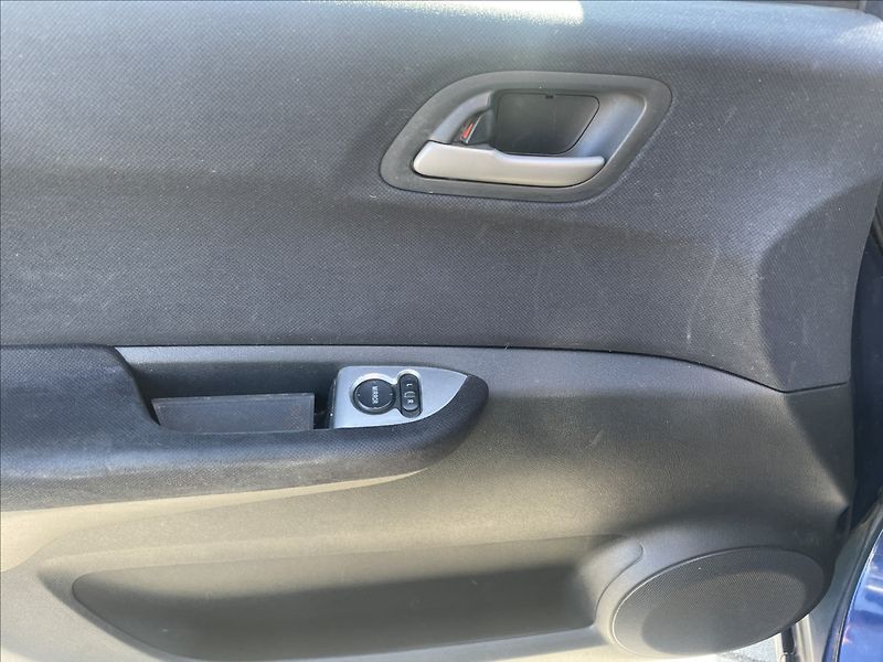 Honda FR-V 2,0 i-VTEC 110kw odp. DPH, po - fotka 23 z 27
