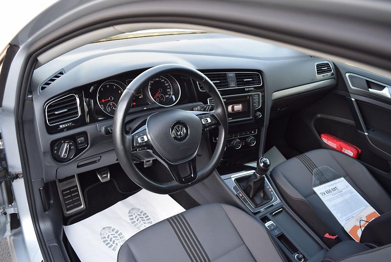 Volkswagen Golf (2016) 1.4TSI 92kw CLBMT WEBAS TAŽNÉ - fotka 22 z 50