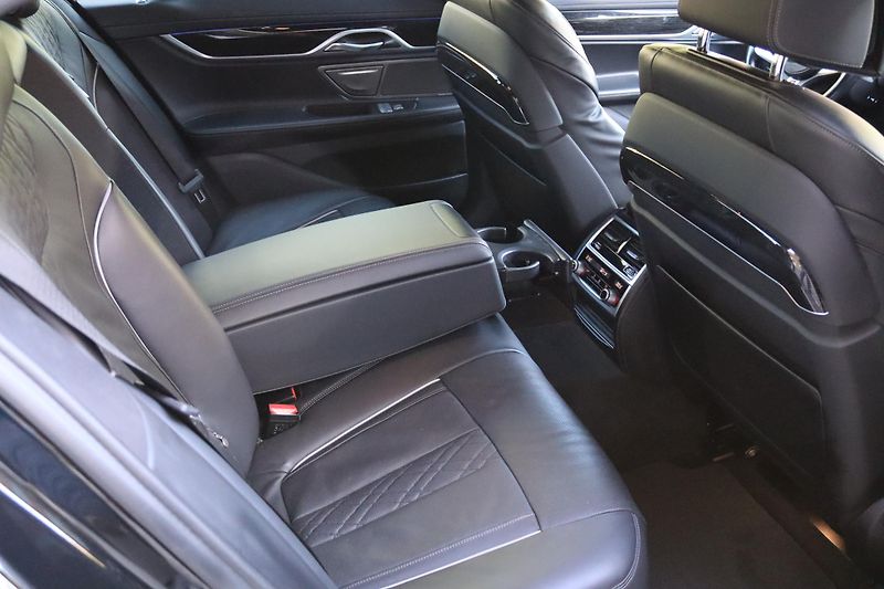BMW Řada 7 730D XDRIVE M-PAKET G11 210kW - fotka 40 z 46