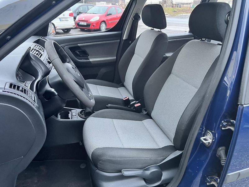 Škoda Roomster 1.6TDI 66KW,KLIMA,ESP,1MAJ - fotka 12 z 43