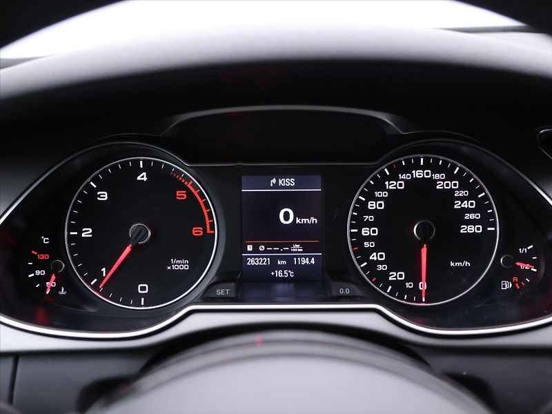 Audi A4 2,0 TDI 110kW quattro Navi Bi- - fotka 16 z 30