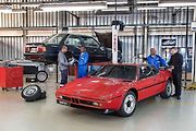 BMW 333i (E30).