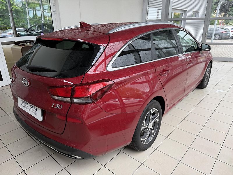 Hyundai i30 (2023) 1.0T-GDi 88kW SMART+NAVI - fotka 4 z 21