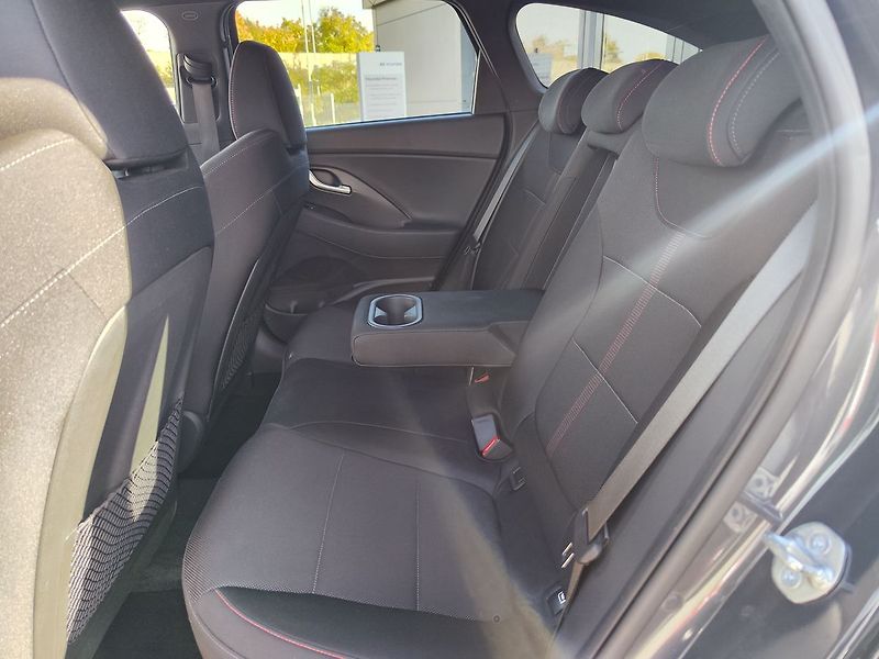 Hyundai i30 1.5 T-GDI/103kW N-Line DCT - fotka 11 z 35