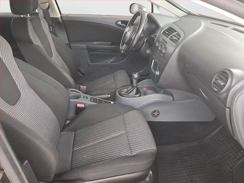 Seat Leon (2008) 1.4, nová STK, rezervace - fotka 9 z 16