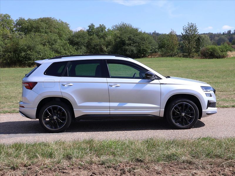 Škoda Karoq 1,5 TSI 110kW DSG Sportline - fotka 8 z 28
