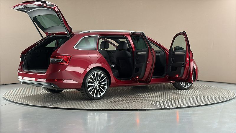 Škoda Superb 2.0 TDI DSG L&K Combi - fotka 6 z 35