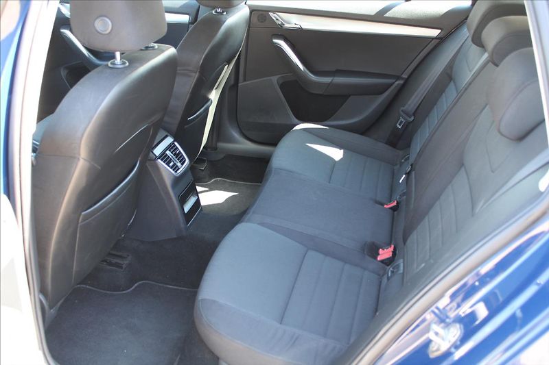 Škoda Octavia 1,6 TDI  NOVÉ V ČR,STYLE - fotka 28 z 32