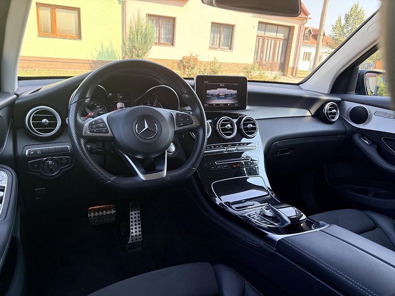 Mercedes-Benz GLC 220D 4MATIC - fotka 18 z 49