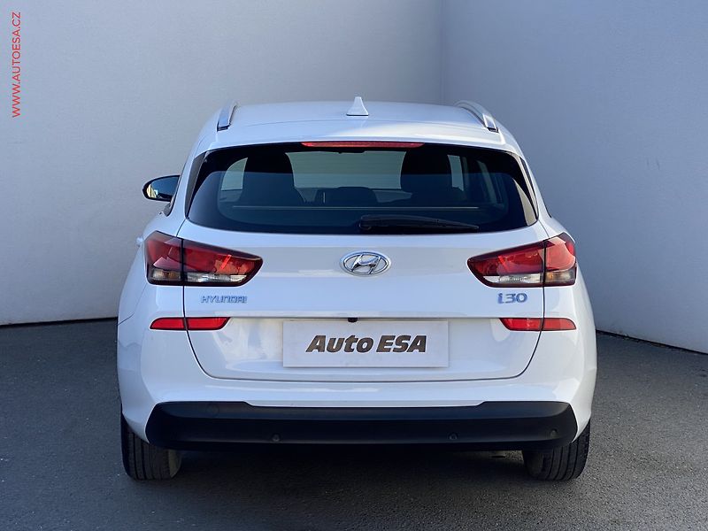Hyundai i30 (2020) 1.6 CRDi SW, 1.maj,ČR - fotka 5 z 18