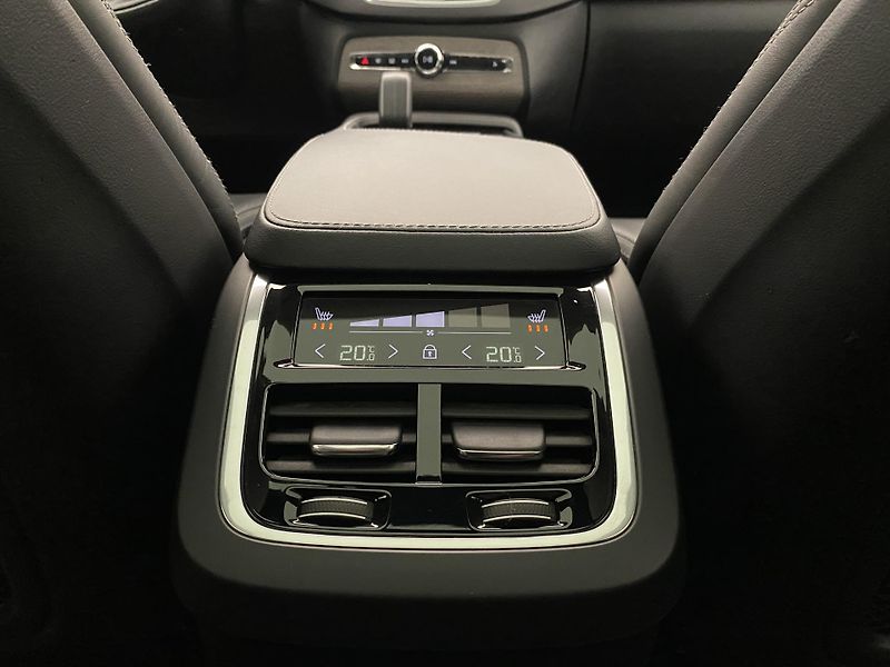 Volvo XC90 B5 AWD INSCRIPTION AUT CZ 7m - fotka 34 z 55