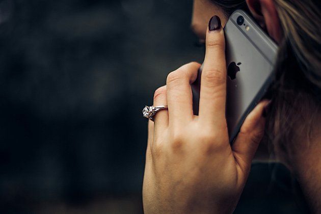 Telefonování, ilustrační foto, zdroj: Unsplash