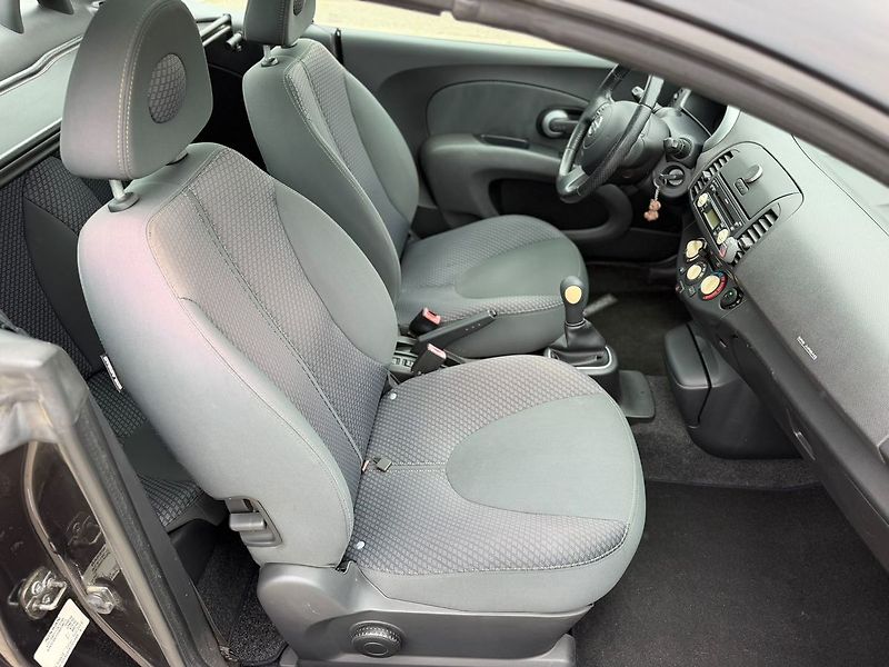 Nissan Micra Cabrio HardTop 1.4 90 - fotka 10 z 29