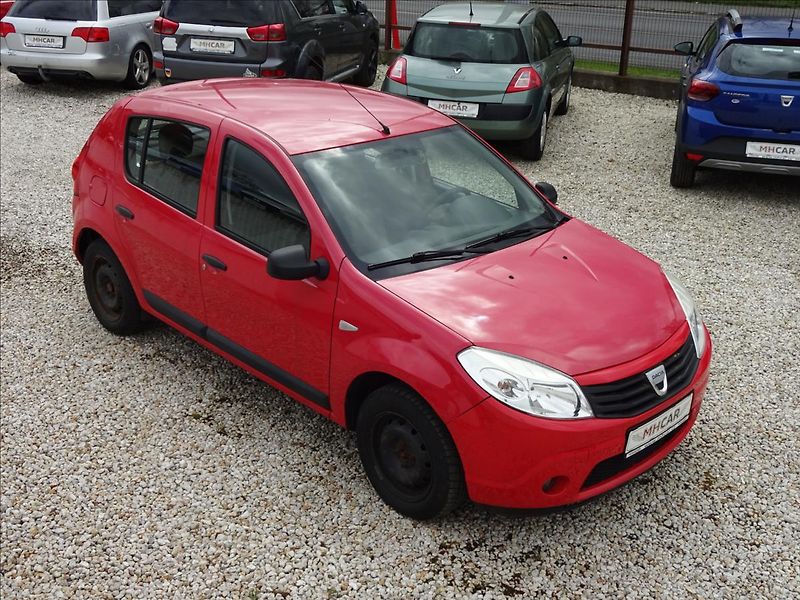 Dacia Sandero 1,4i 55kW - fotka 1 z 39