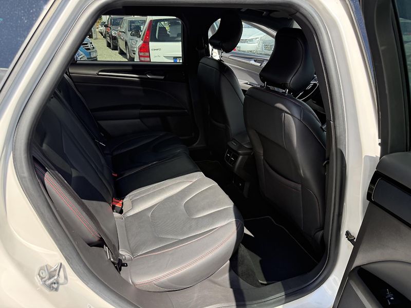 Ford Mondeo 2.0 TDCI ST-LINE - fotka 11 z 13