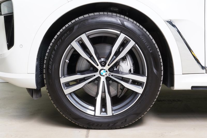 BMW X7 Xdrive40d,Mpaket,ČR,DPH,Tažné - fotka 15 z 44