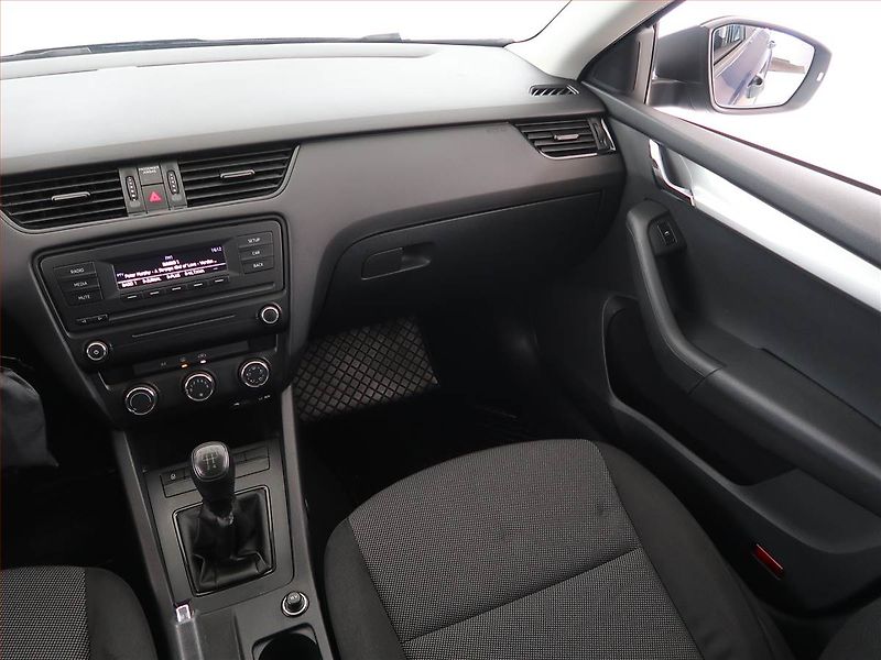 Škoda Octavia (2013) 1.6 TDI - fotka 8 z 15