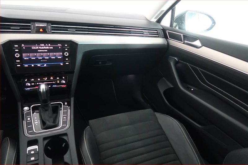 Volkswagen Passat (2021) Elegance 2.0 TDI - fotka 8 z 22