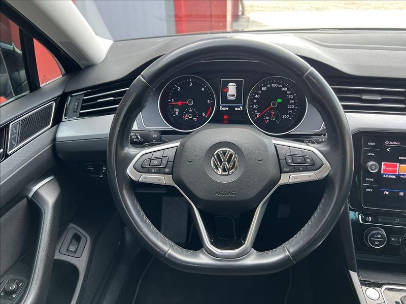 Volkswagen Passat 2,0 TDi Bussines DSG záruka - fotka 22 z 31