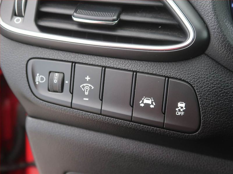 Hyundai i30 (2018) Style 1.0 T-GDI, Tempomat - fotka 17 z 17