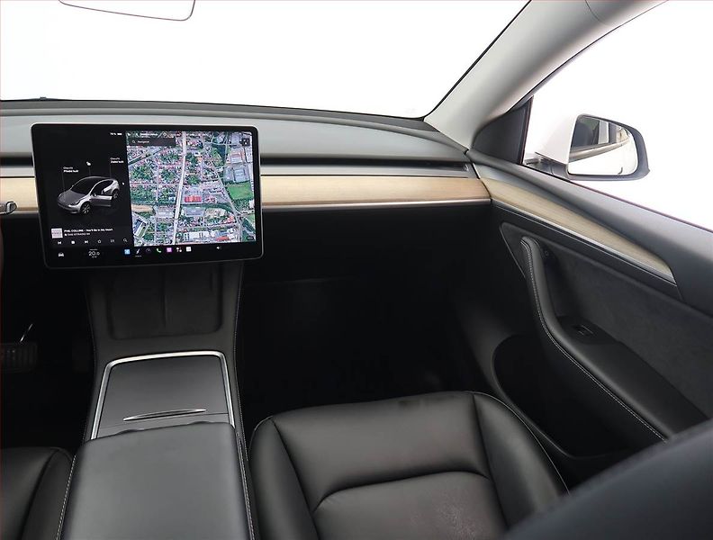 Tesla Model Y (2022) Long Range AWD 79kWh, SoH 89% - fotka 8 z 33