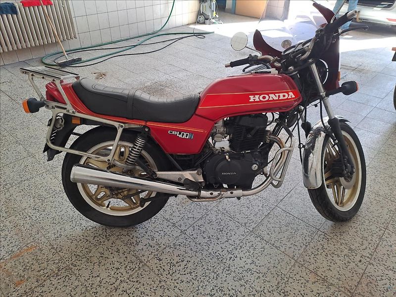 Honda CB400N - fotka 4 z 6