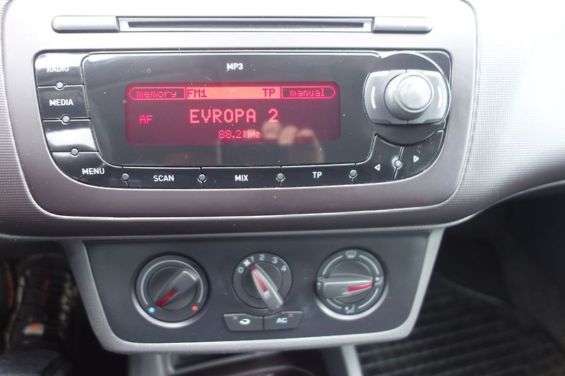 Seat Ibiza 1,4i63kW  Kombi COPA ! - fotka 30 z 30