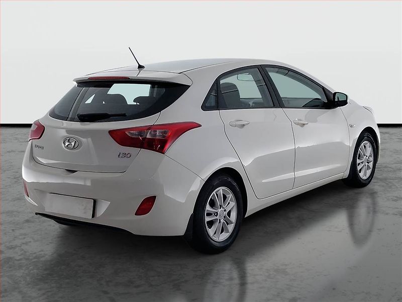 Hyundai i30 (2015) 1.4 CVVT, Tempomat - fotka 5 z 17