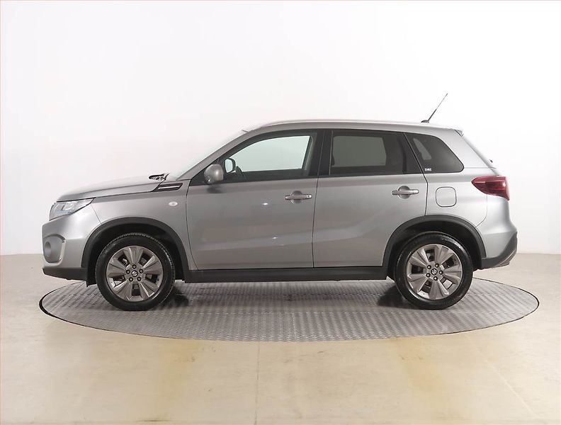 Suzuki Vitara (2022) 1.4 BoosterJet, Serv.kniha - fotka 3 z 19
