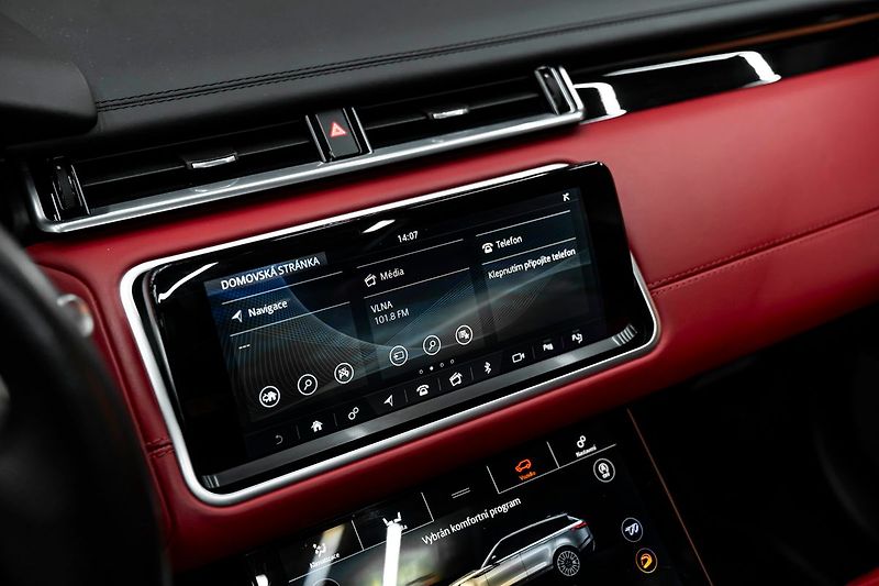 Land Rover Range Rover Velar - fotka 16 z 25