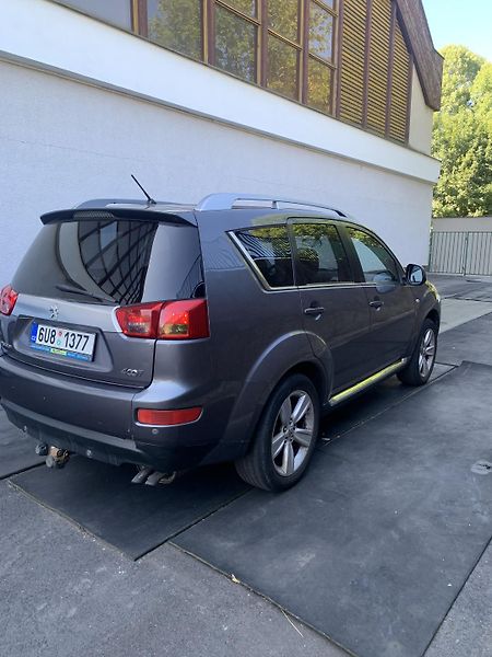 Peugeot 4007 (2009) - fotka 4 z 7