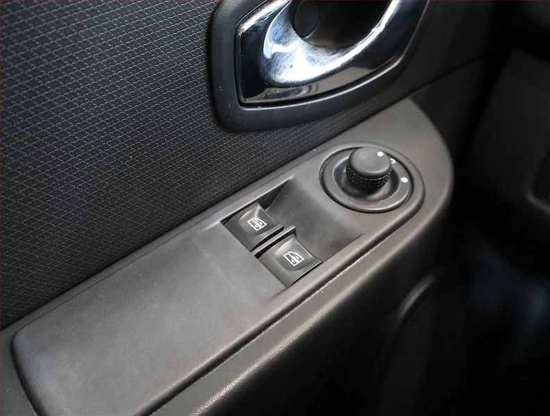 Renault Clio (2013) 1.2 16V, Tempomat - fotka 17 z 20