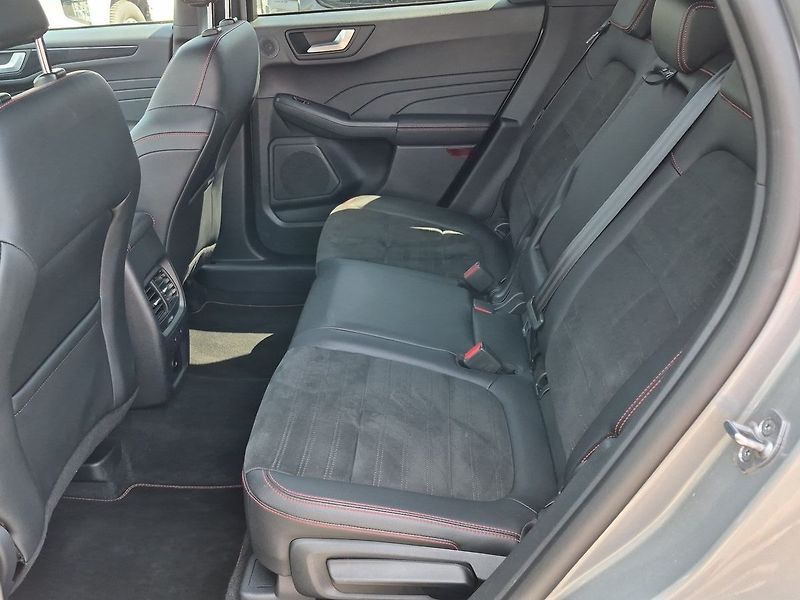 Ford Kuga ST-Line X  1,5 EcoBoost - fotka 11 z 28