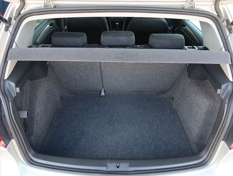 Audi A5 (2011) 2.0 TDI, Navi, Xenony - fotka 11 z 19