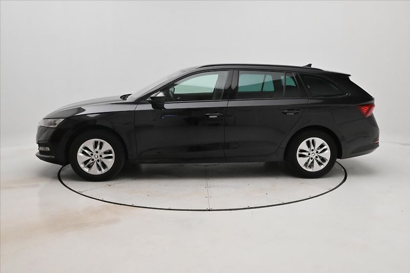 Škoda Octavia 2,0 TDI 110 kW DSG TAŽNÉ Záruk - fotka 8 z 32