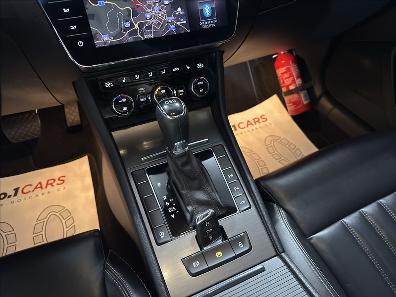 Škoda Superb 1,5   TSI DSG STYLE PLUS PANO - fotka 20 z 43