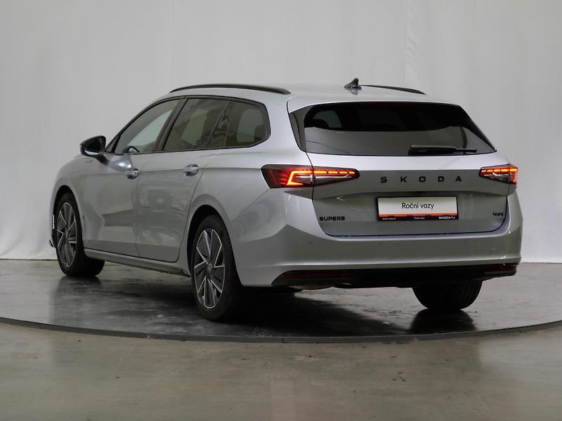 Škoda Superb - fotka 7 z 27