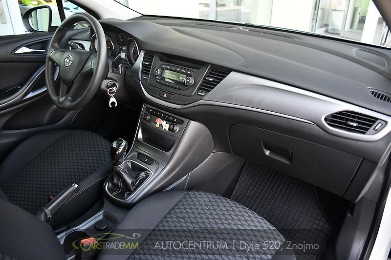 Opel Astra 1.6CDTi CARPLY NAVI - fotka 15 z 40