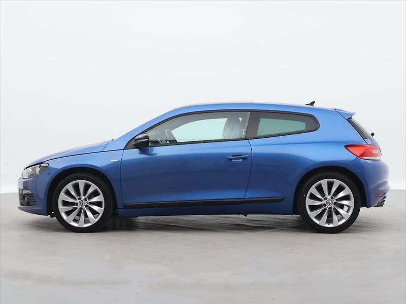Volkswagen Scirocco 2,0 TDI 103kW Match Xenon Navi - fotka 4 z 28