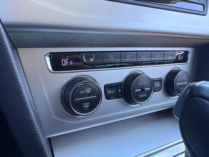 Volkswagen Passat (2015) B8 DSG 2,0 110KW ROZV. BEZ ADB - fotka 33 z 50