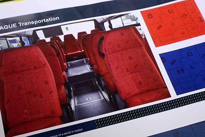 Potahové materiály využívají i výrobci sportovních a luxusních vozů