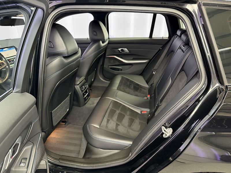 BMW Řada 3 320d xDrive M-PAKET, ALCANTARA - fotka 12 z 31